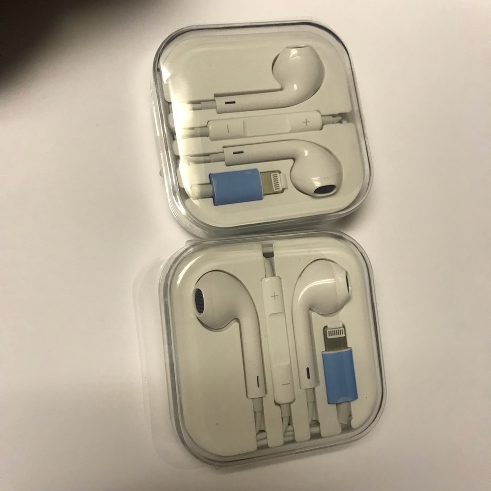 Earphone for I phone 8 and iPhone 9 and X